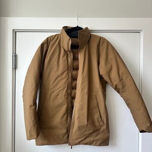 Arc'teryx Men's Brown Puffer Jacket
Camosun